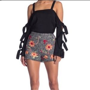 Endless Rose NWT Hadley Floral Embroidered High Rise Tweed Fringe Shorts Med